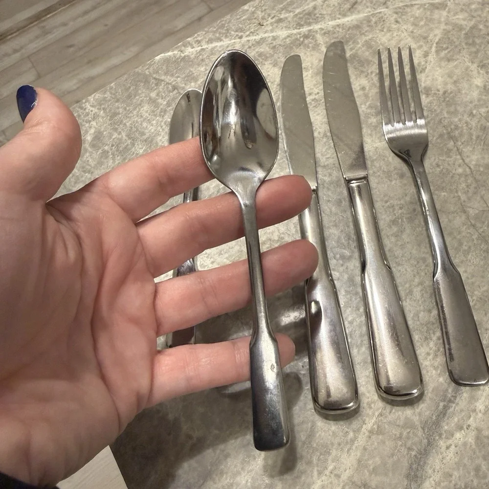 4ps SSS Oneida Stainless MINUTE MAN/COLONIAL BOSTON Spoons Knife Forks Service